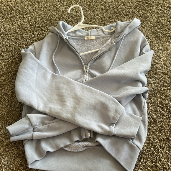 Brandy Melville Light Purple/Blue Cropped Hoodie - Picture 3 of 3